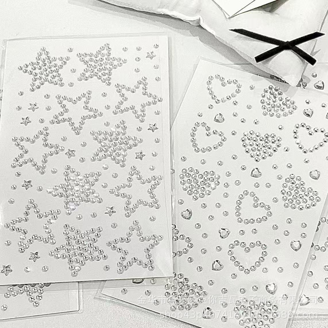 Srebrne naklejki w kształcie s – Nail Art recenzja i cena